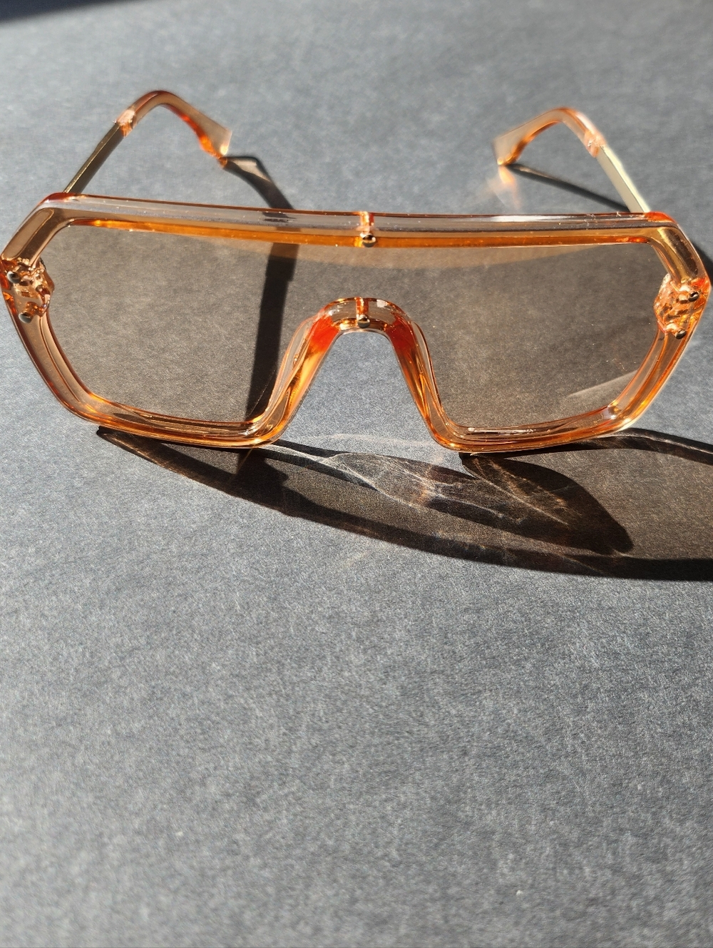 UNISEX Oversized Shield Sunglasses with a Retro Flat-top Rimless Frame